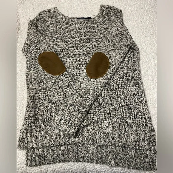 Sweater - Picture 1 of 1